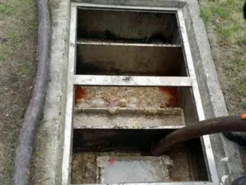 乌烈镇隔油池清理
