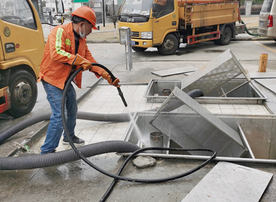 乌烈镇隔油池清理